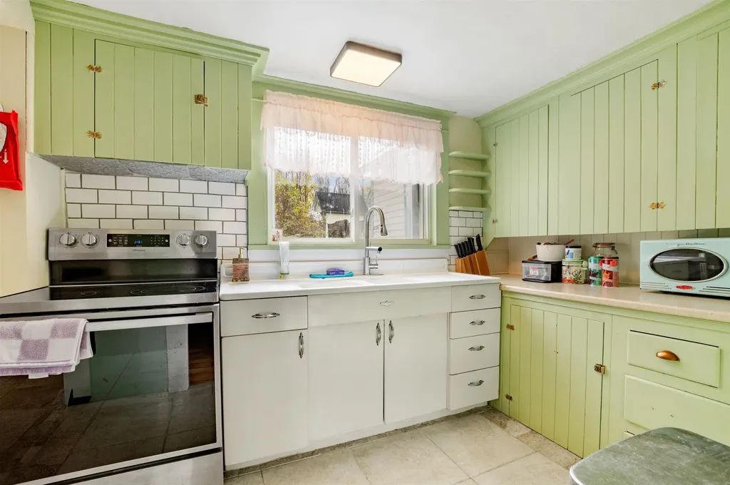 162 Caswell Avenue Derby VT 05830