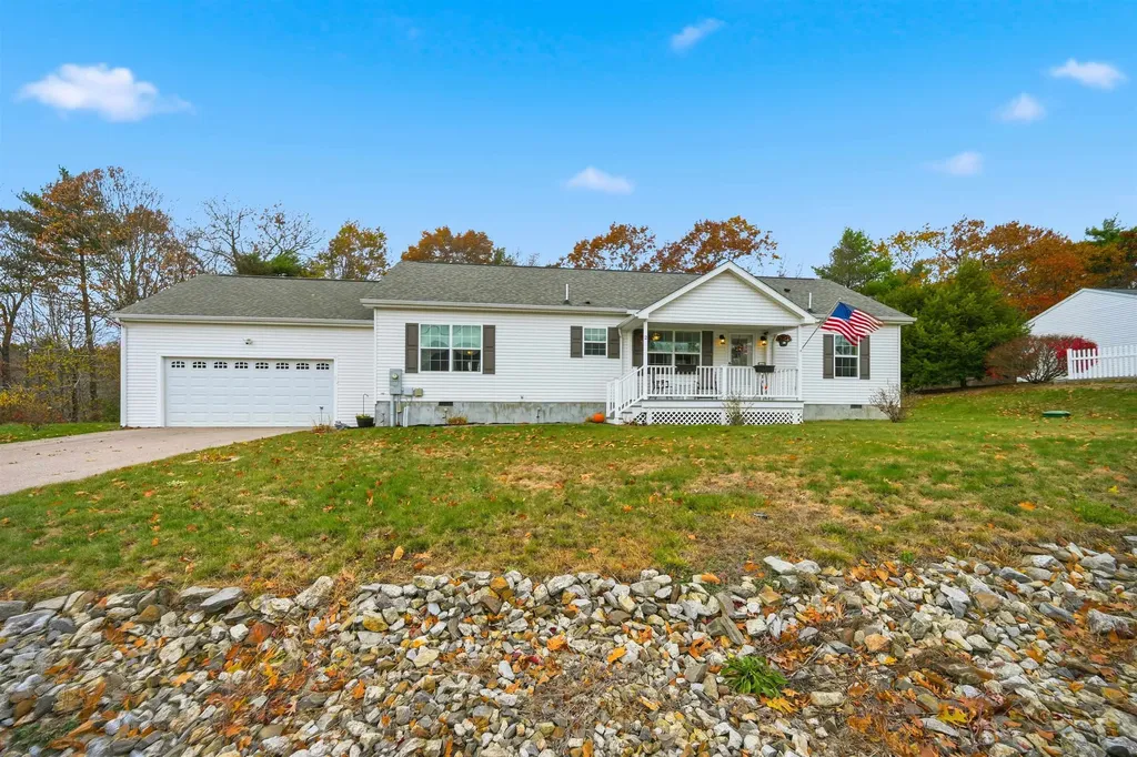12 Tarah Way Fremont NH 03044