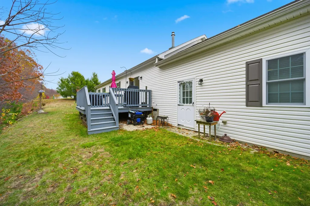 12 Tarah Way Fremont NH 03044