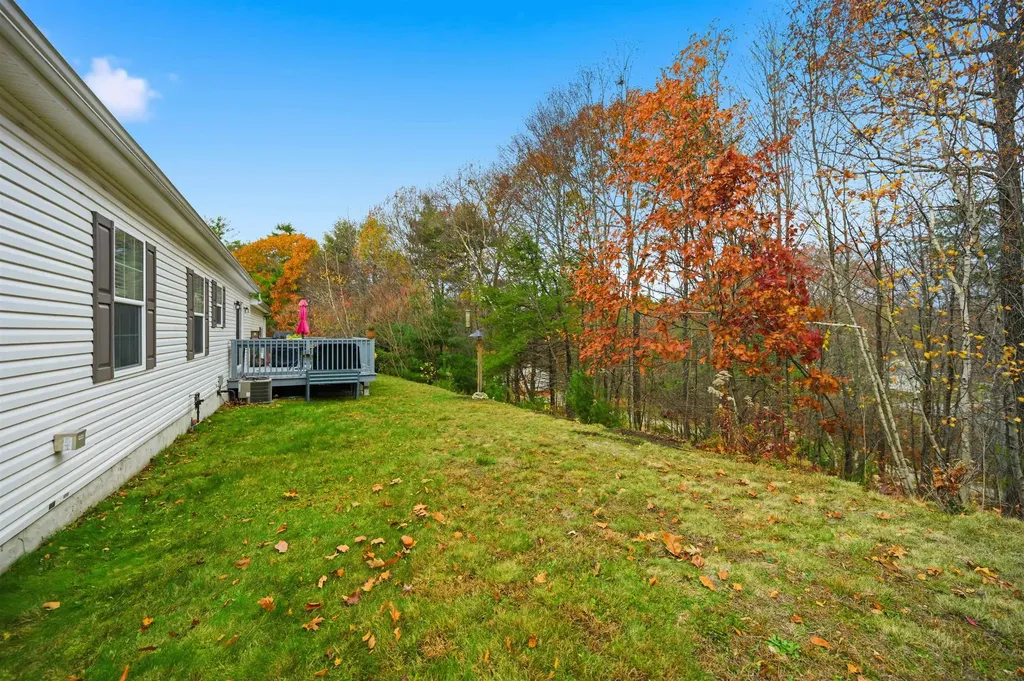 12 Tarah Way Fremont NH 03044
