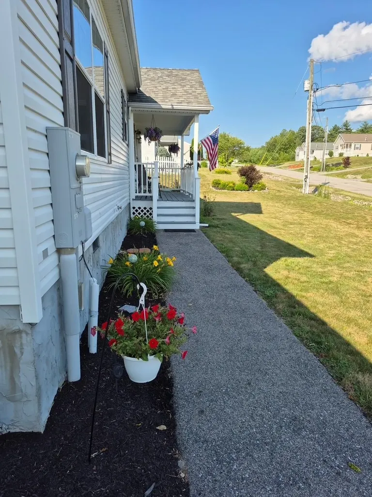 12 Tarah Way Fremont NH 03044