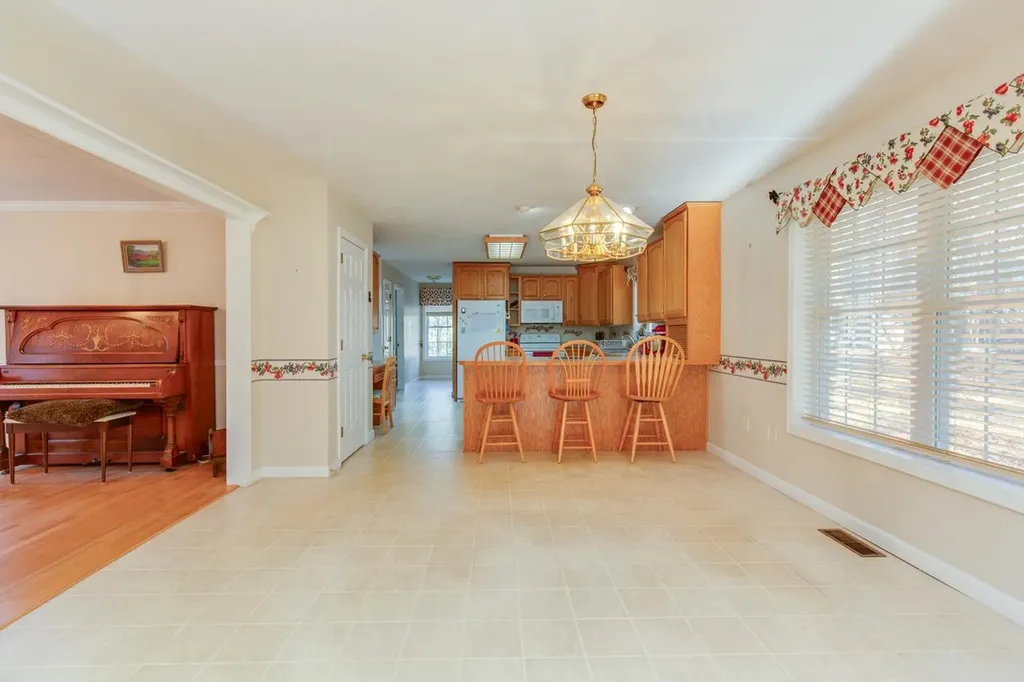 11 Queens Way Merrimack NH 03054