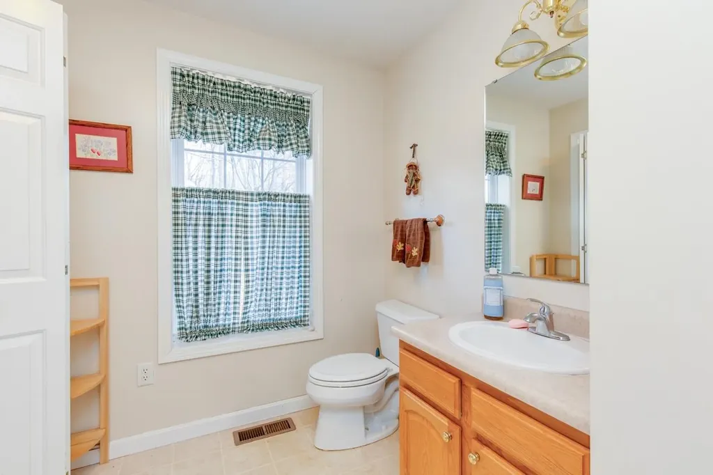 11 Queens Way Merrimack NH 03054