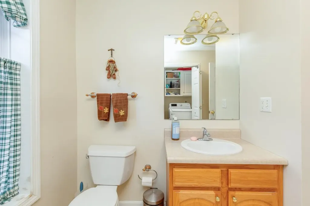 11 Queens Way Merrimack NH 03054