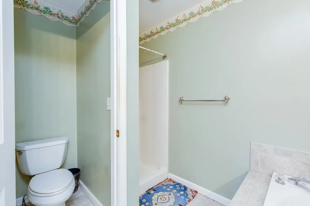 11 Queens Way Merrimack NH 03054