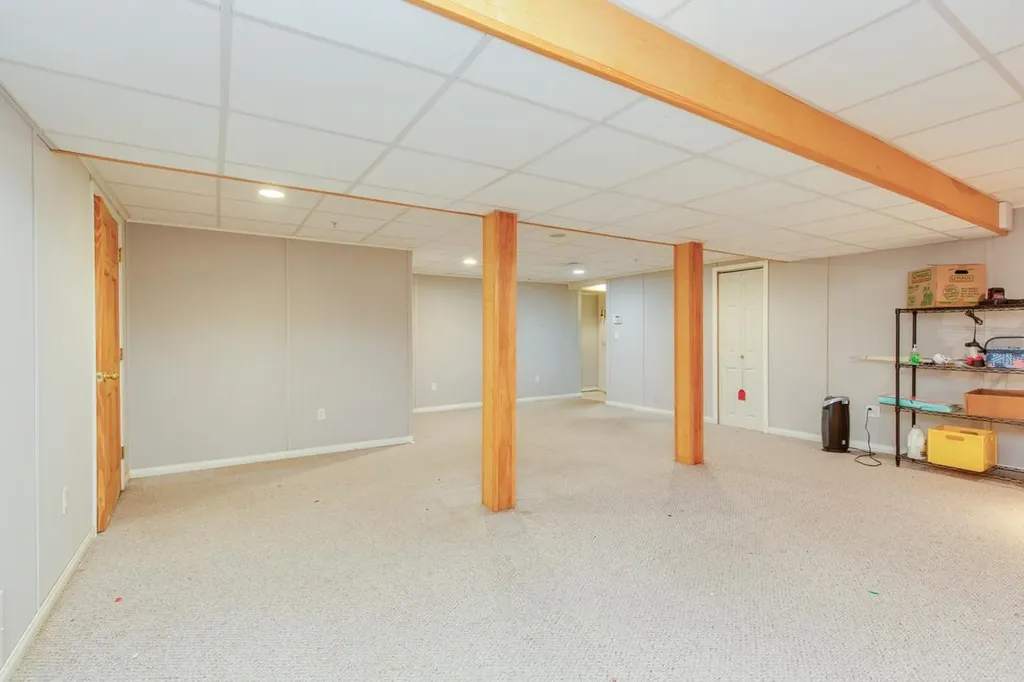 11 Queens Way Merrimack NH 03054