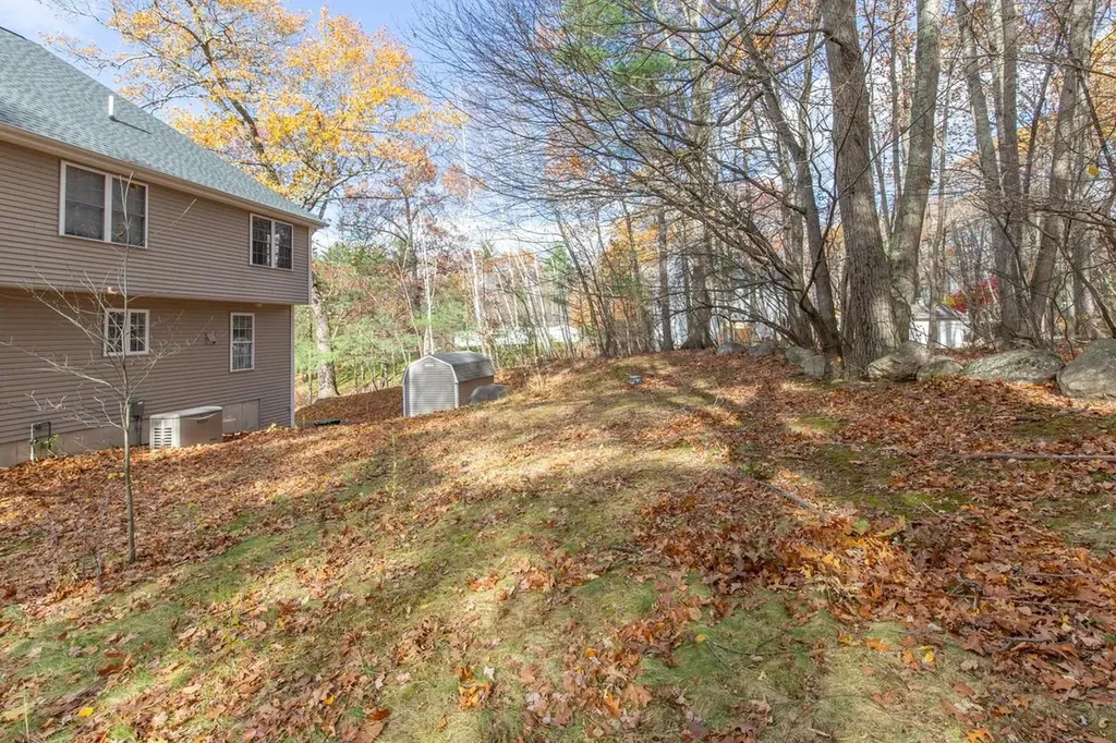 11 Queens Way Merrimack NH 03054