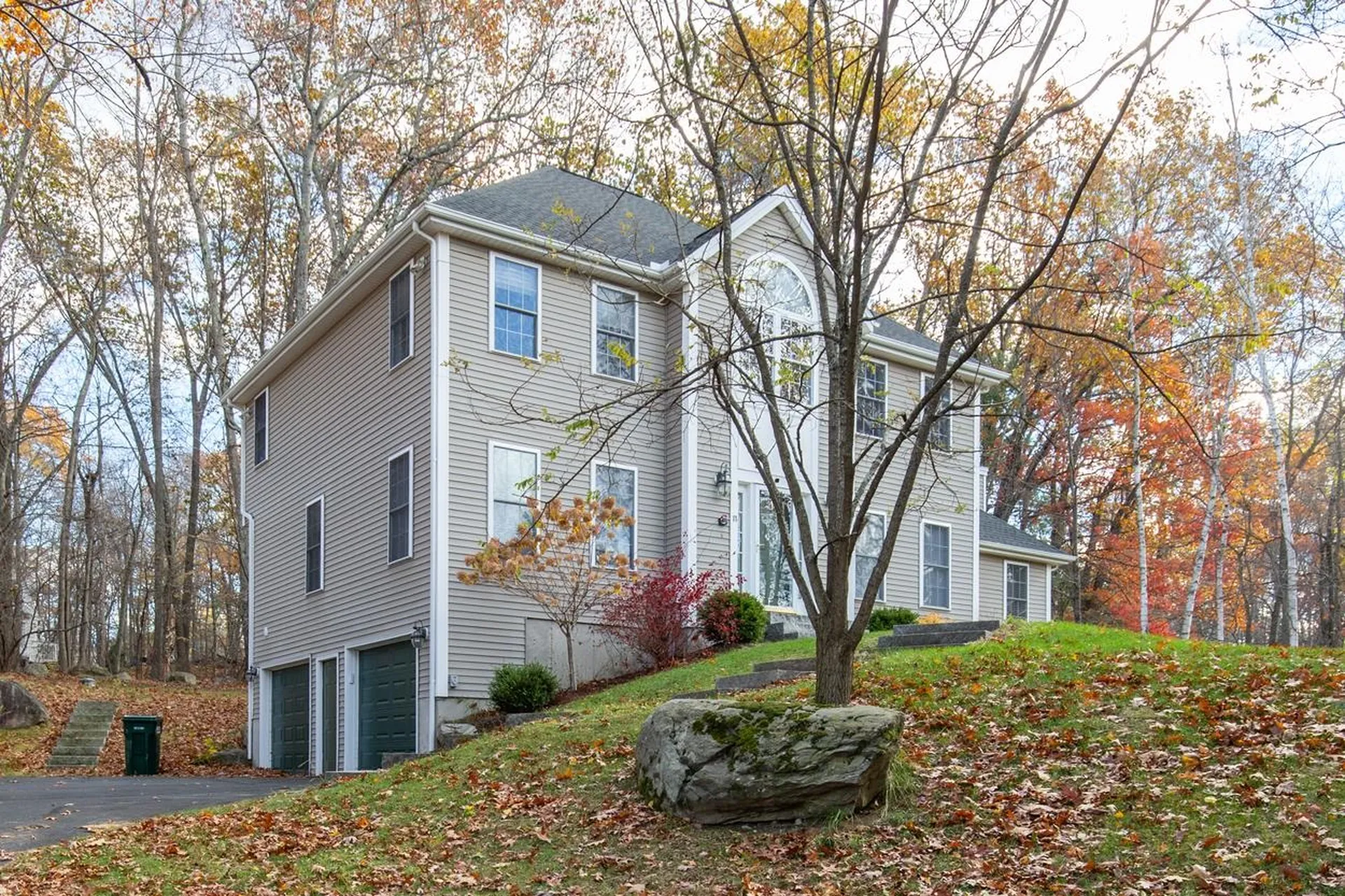 11 Queens Way Merrimack NH 03054