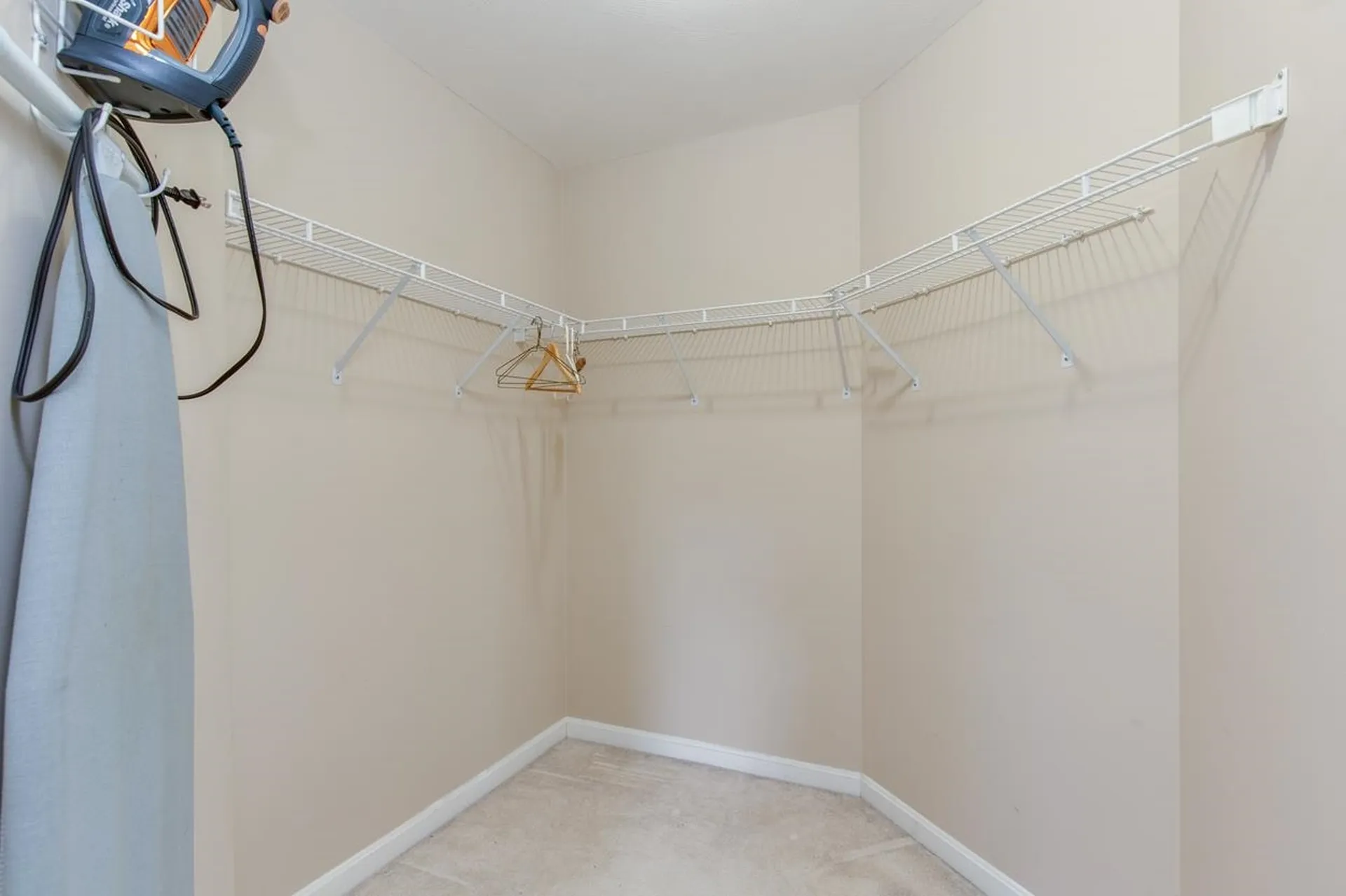 11 Queens Way Merrimack NH 03054