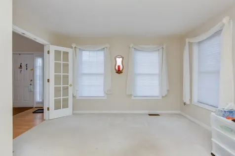 11 Queens Way Merrimack NH 03054