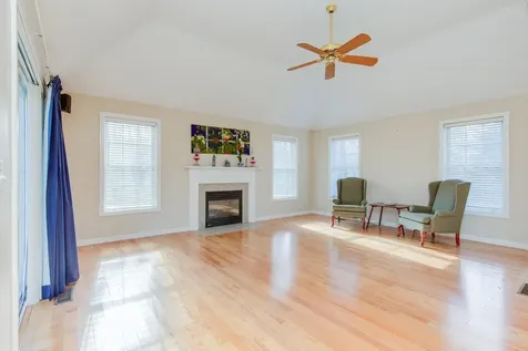 11 Queens Way Merrimack NH 03054