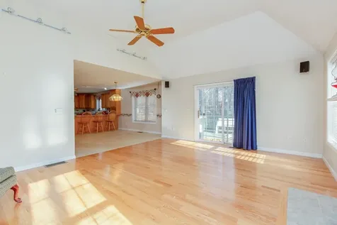 11 Queens Way Merrimack NH 03054