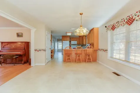 11 Queens Way Merrimack NH 03054