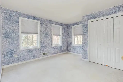11 Queens Way Merrimack NH 03054
