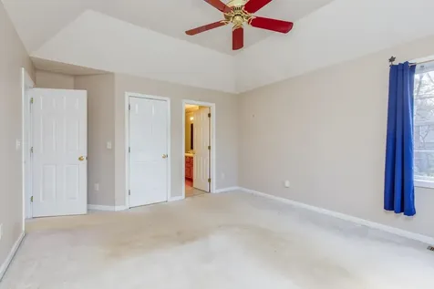 11 Queens Way Merrimack NH 03054