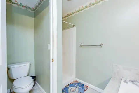 11 Queens Way Merrimack NH 03054