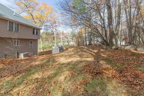 11 Queens Way Merrimack NH 03054