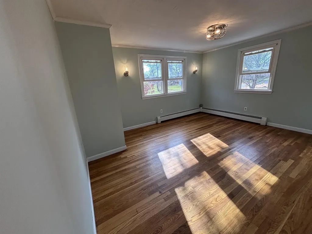 10 Townsend Avenue Salem NH 03079