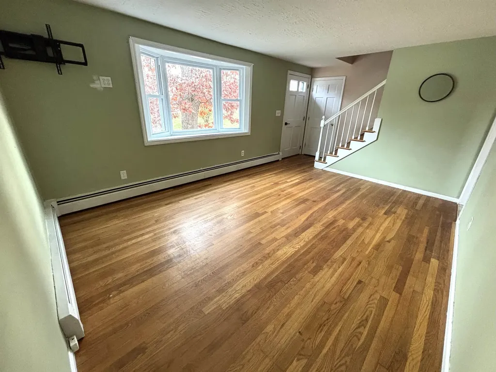 10 Townsend Avenue Salem NH 03079