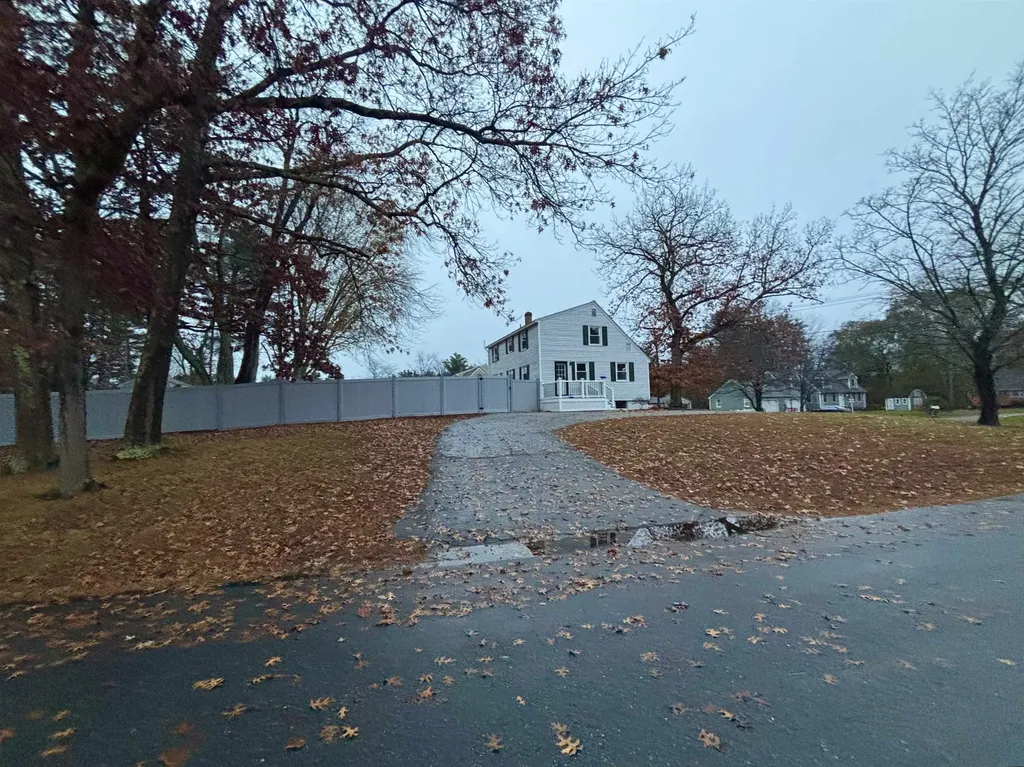 10 Townsend Avenue Salem NH 03079