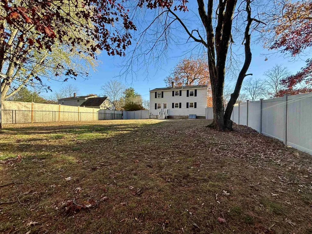 10 Townsend Avenue Salem NH 03079