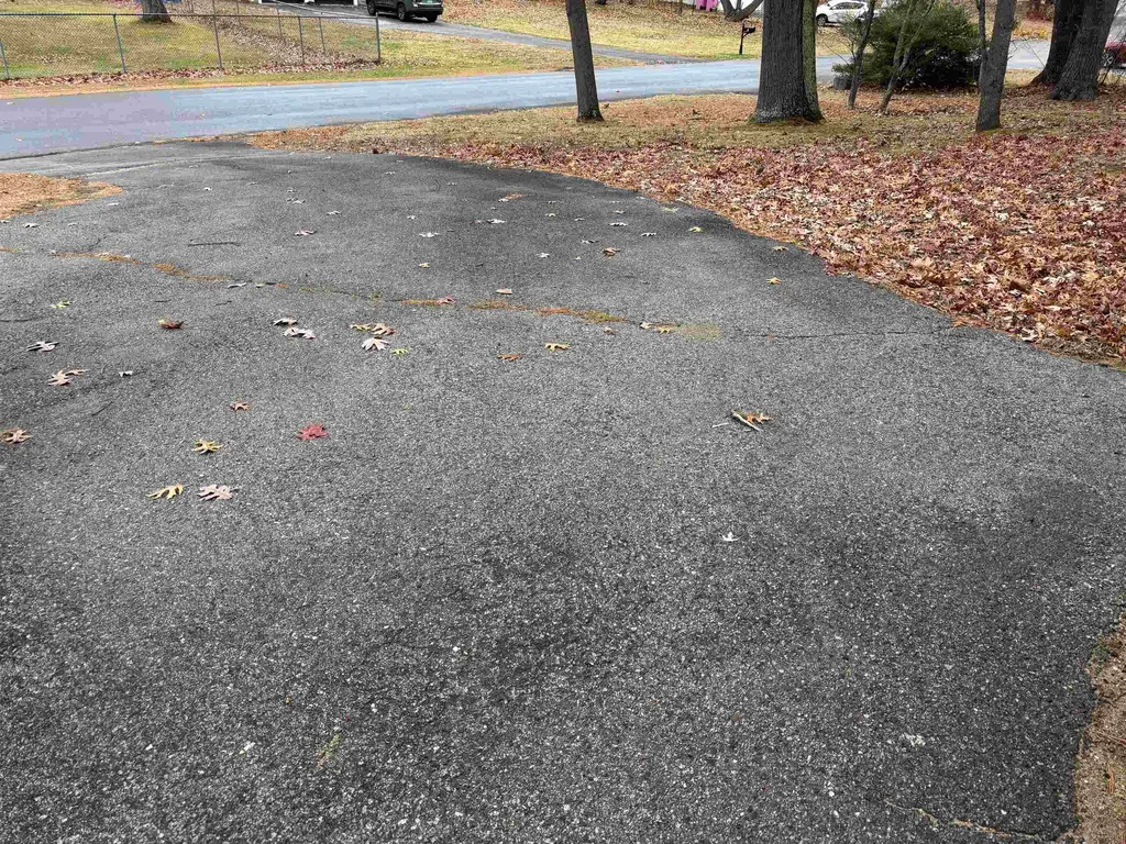 10 Townsend Avenue Salem NH 03079