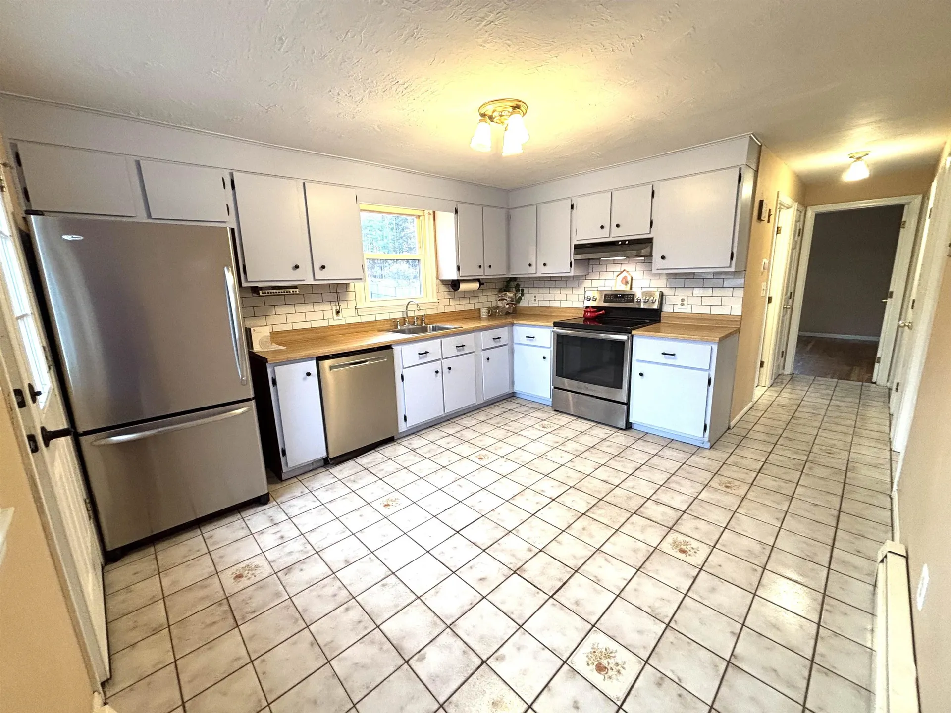 10 Townsend Avenue Salem NH 03079