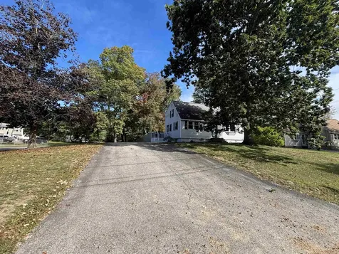 10 Townsend Avenue Salem NH 03079