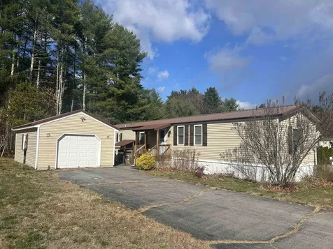 17 Lynn Lane Rochester NH 03867