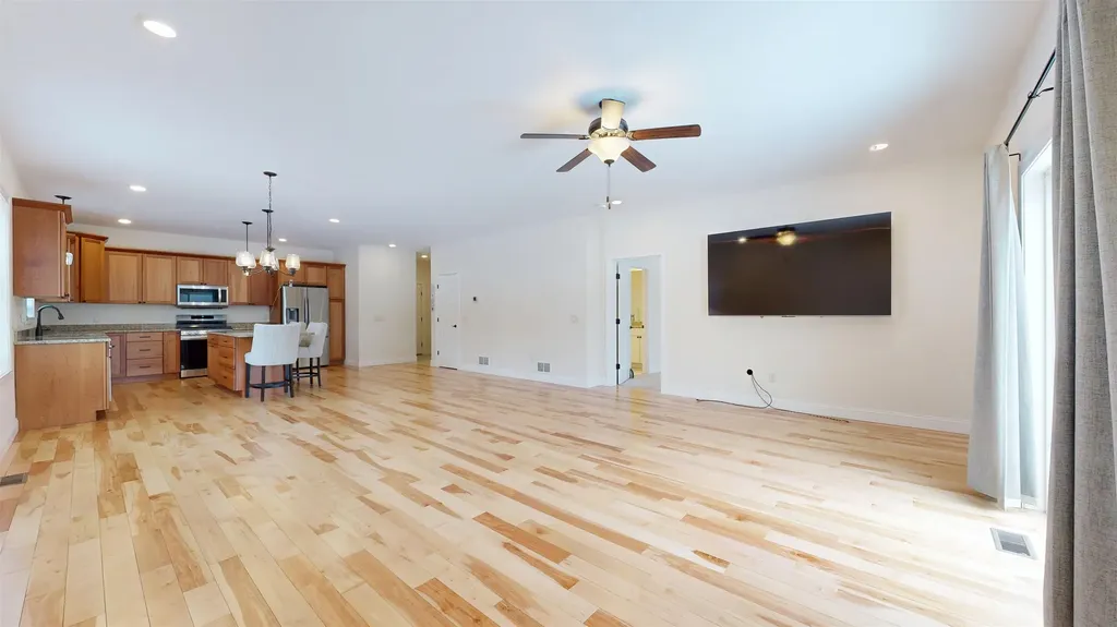 154 Chase Court Essex VT 05452