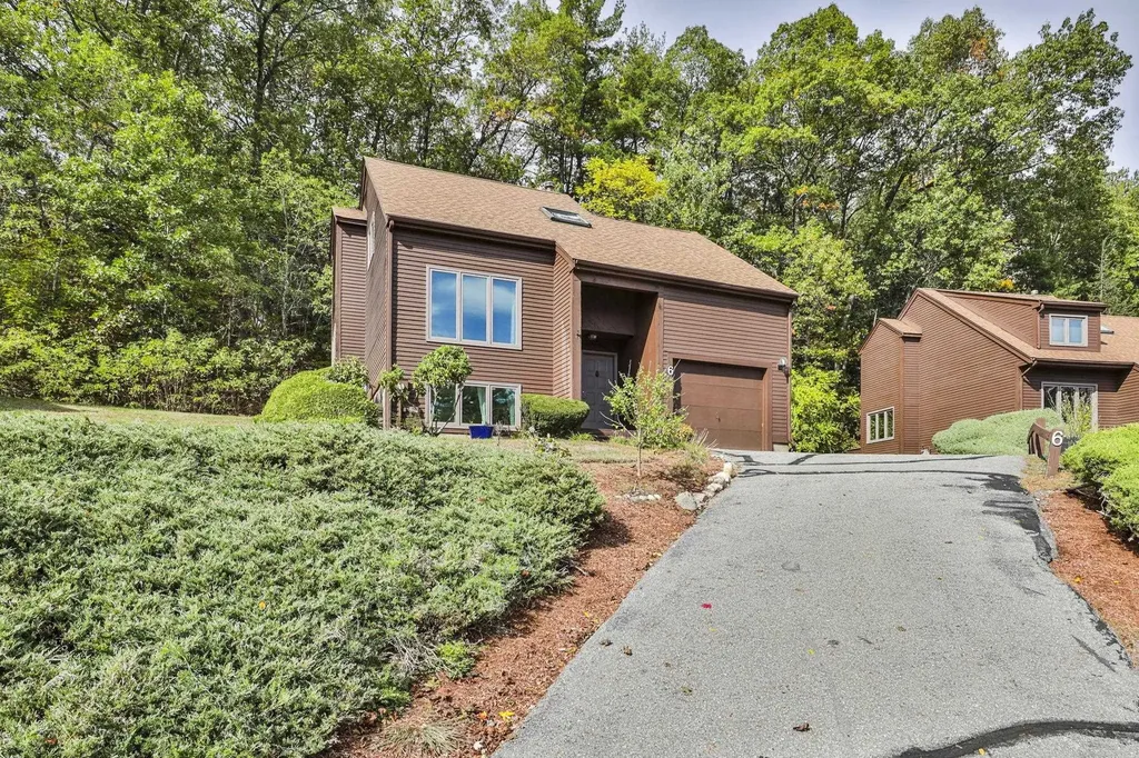 6 Cornwall Lane Nashua NH 03063