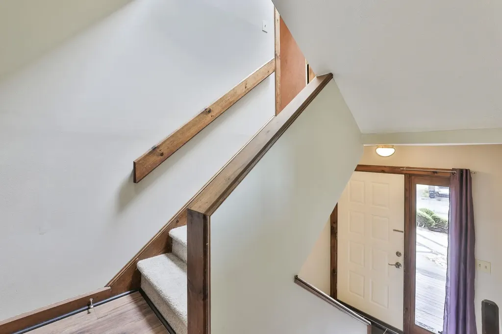 6 Cornwall Lane Nashua NH 03063