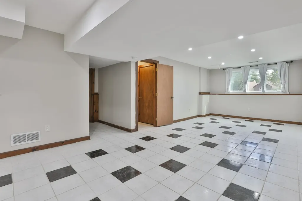 6 Cornwall Lane Nashua NH 03063