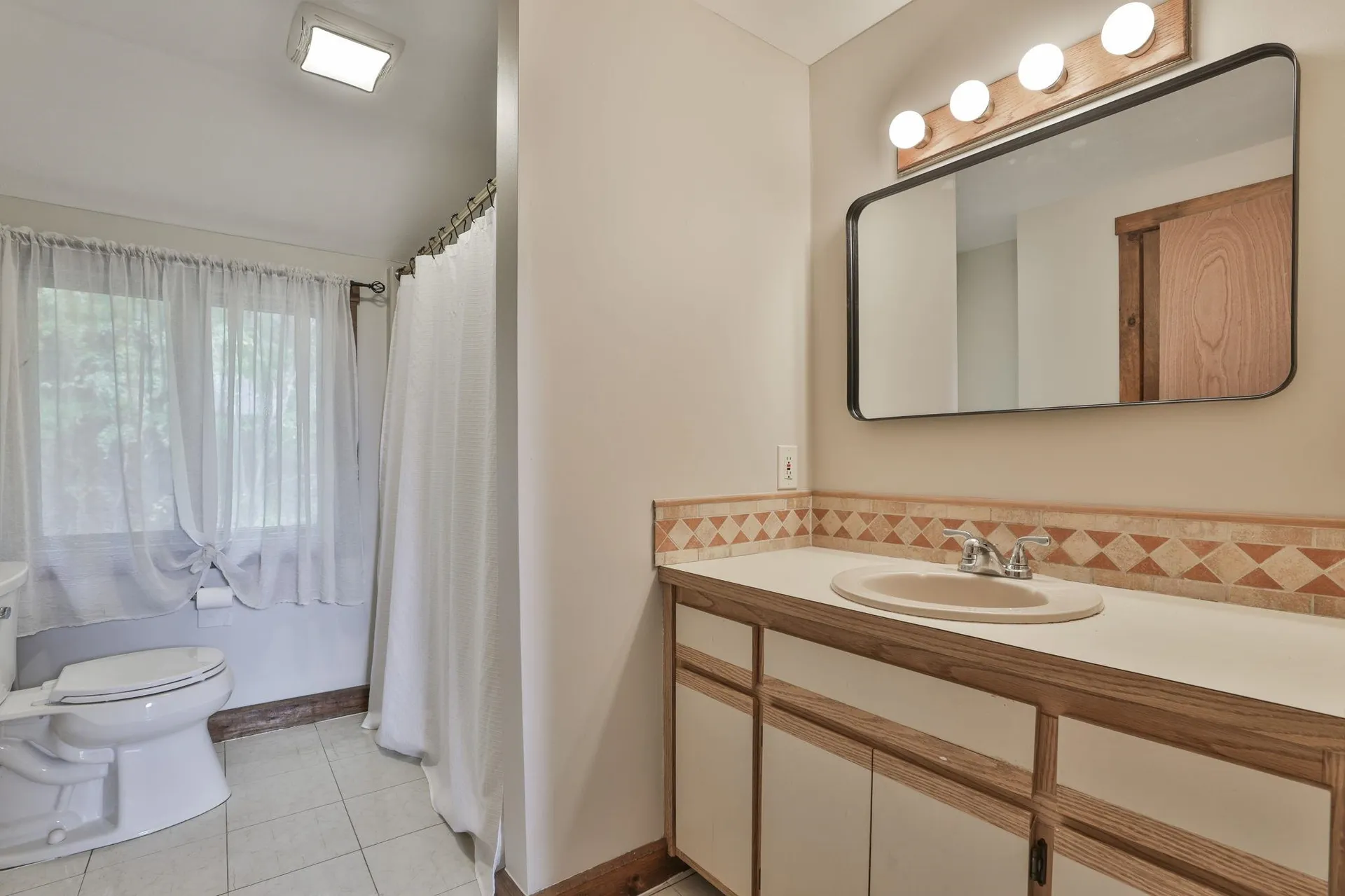 6 Cornwall Lane Nashua NH 03063