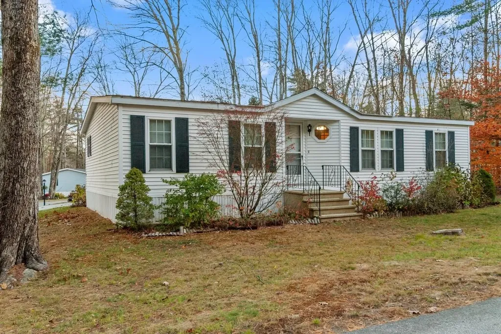10 Erin Lane Rochester NH 03868