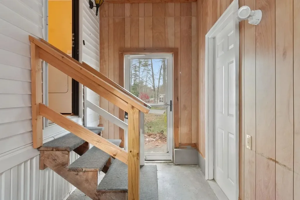 10 Erin Lane Rochester NH 03868