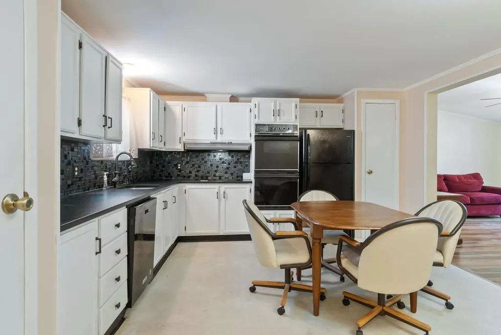 10 Erin Lane Rochester NH 03868