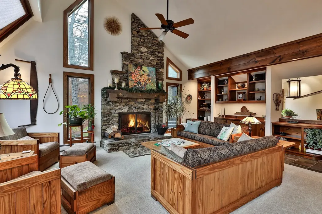 559 Crimson Hawk Road Plymouth VT 05056