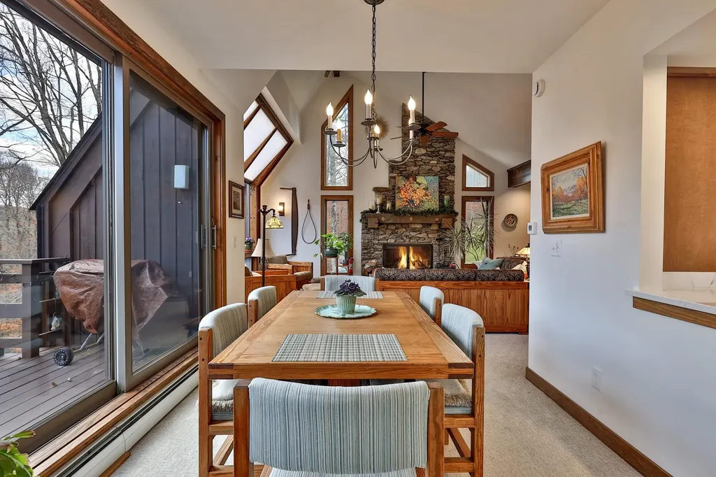 559 Crimson Hawk Road Plymouth VT 05056