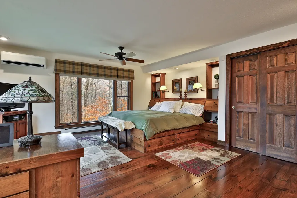 559 Crimson Hawk Road Plymouth VT 05056