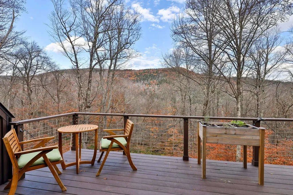 559 Crimson Hawk Road Plymouth VT 05056