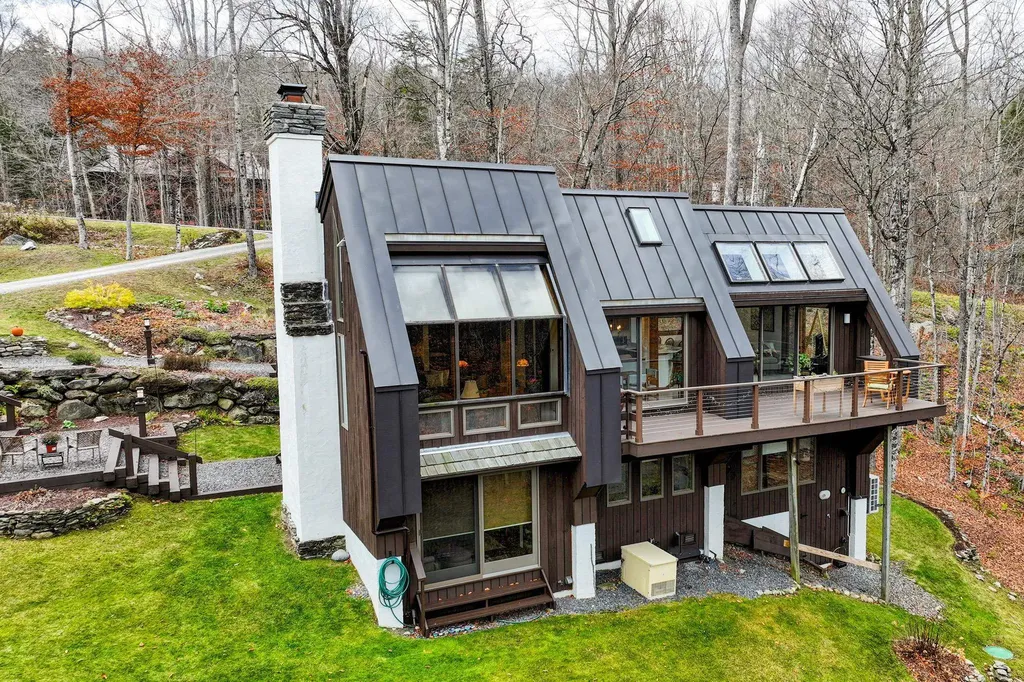 559 Crimson Hawk Road Plymouth VT 05056