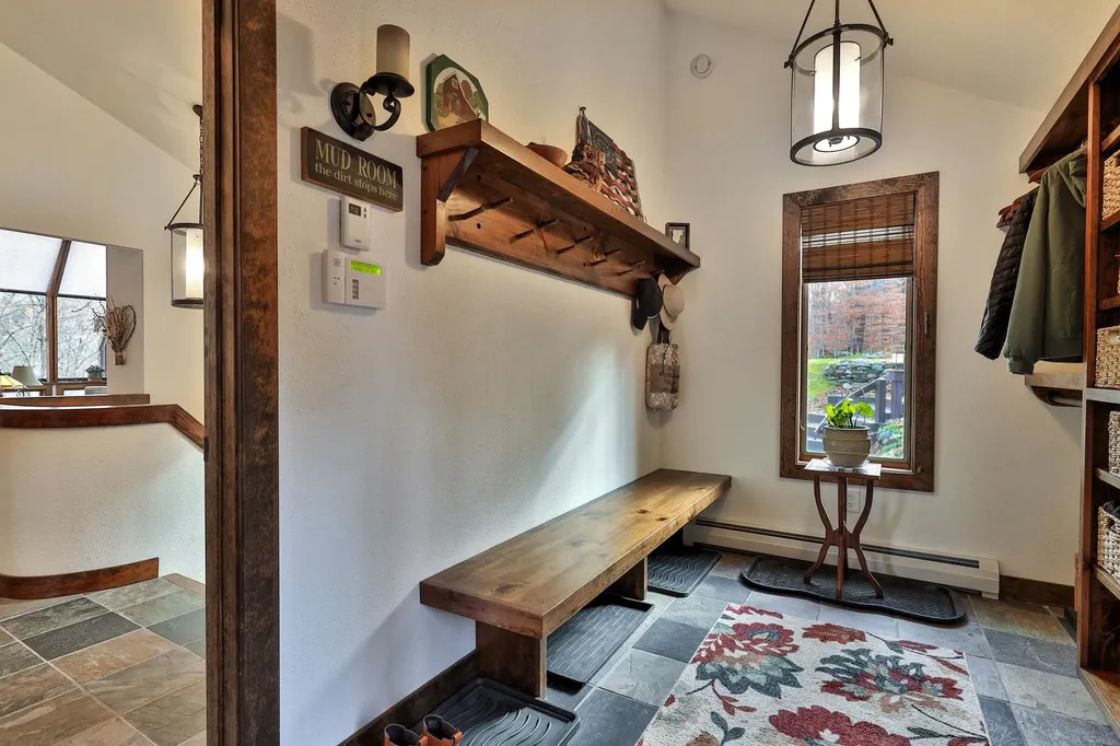 559 Crimson Hawk Road Plymouth VT 05056