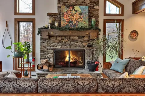 559 Crimson Hawk Road Plymouth VT 05056