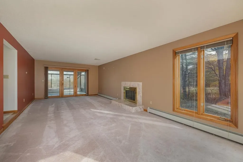 8 Longview Drive Bow NH 03304