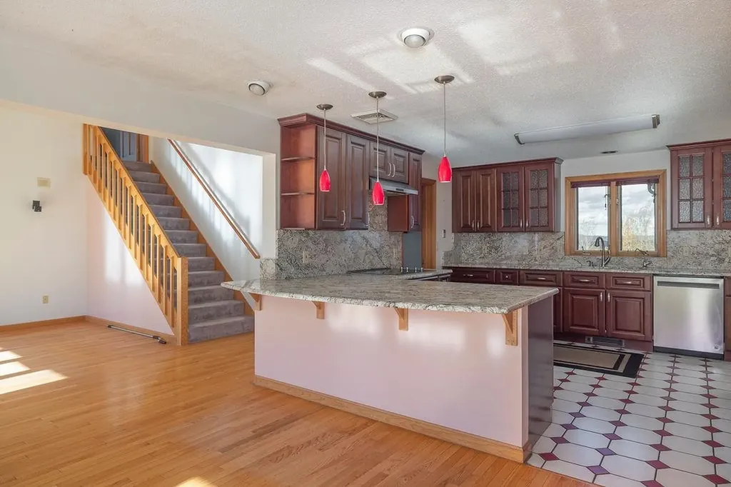 8 Longview Drive Bow NH 03304