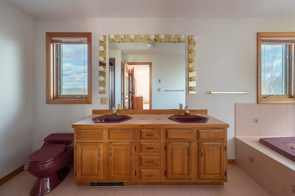 8 Longview Drive Bow NH 03304