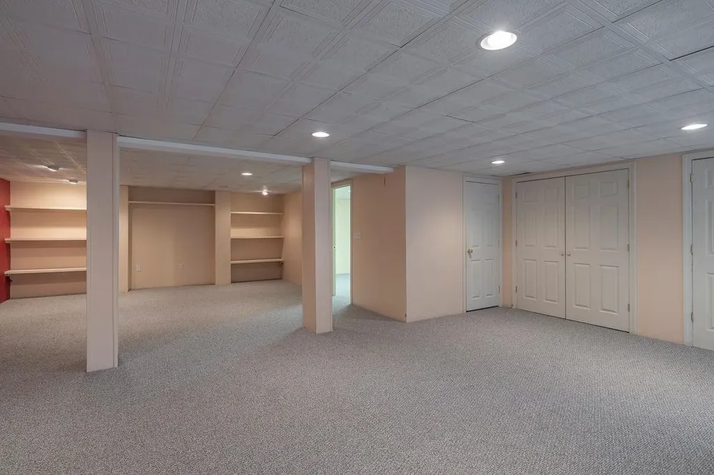 8 Longview Drive Bow NH 03304