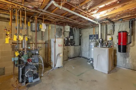 8 Longview Drive Bow NH 03304