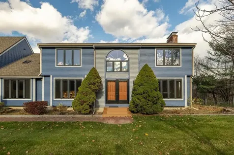 8 Longview Drive Bow NH 03304